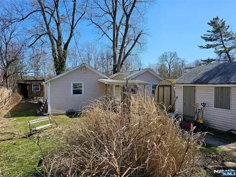 30 Riverside Drive Oakland NJ 07436