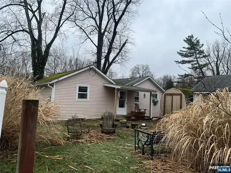 30 Riverside Drive Oakland NJ 07436