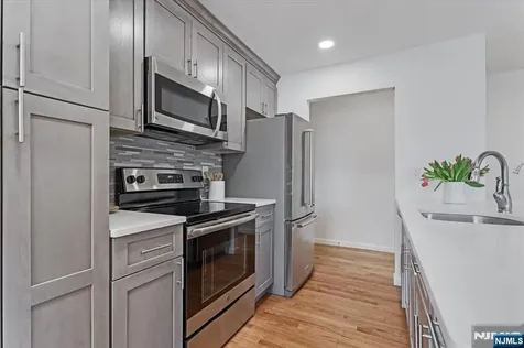 364 E Ridgewood Avenue Ridgewood NJ 07450