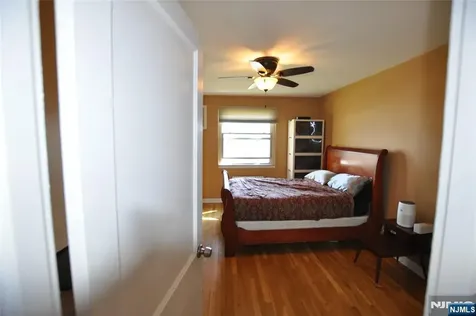 135 E Clinton Bergenfield NJ 07621