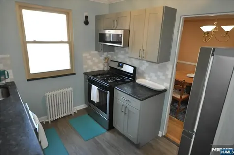 135 E Clinton Bergenfield NJ 07621