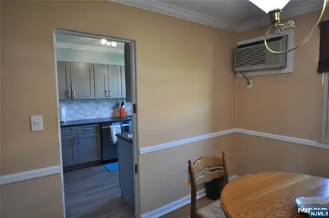 135 E Clinton Bergenfield NJ 07621