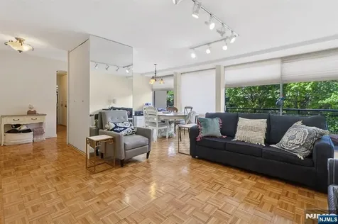 4 Horizon Road Fort Lee NJ 07024