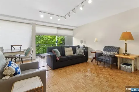 4 Horizon Road Fort Lee NJ 07024