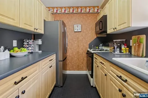 4 Horizon Road Fort Lee NJ 07024
