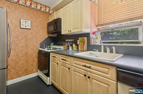 4 Horizon Road Fort Lee NJ 07024