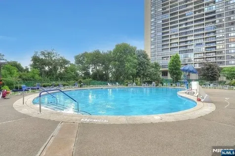 4 Horizon Road Fort Lee NJ 07024