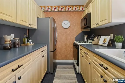 4 Horizon Road Fort Lee NJ 07024