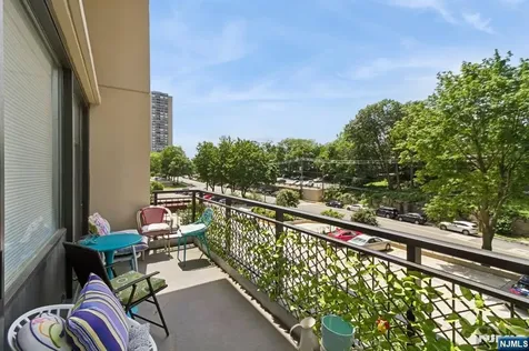 4 Horizon Road Fort Lee NJ 07024