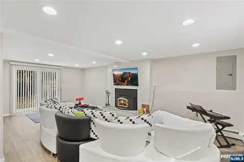 13 Hunters Lane Andover Twsp NJ 07821