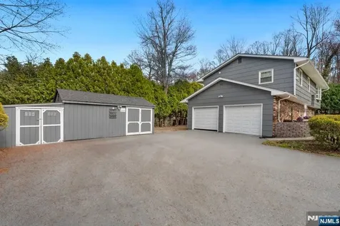 13 Hunters Lane Andover Twsp NJ 07821