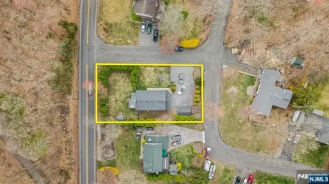 13 Hunters Lane Andover Twsp NJ 07821