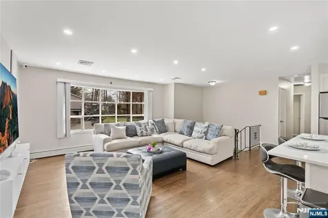 13 Hunters Lane Andover Twsp NJ 07821