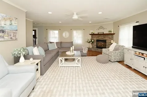 6 Long Avenue Mahwah NJ 07430