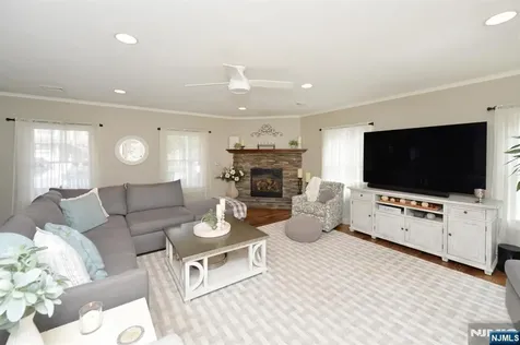 6 Long Avenue Mahwah NJ 07430