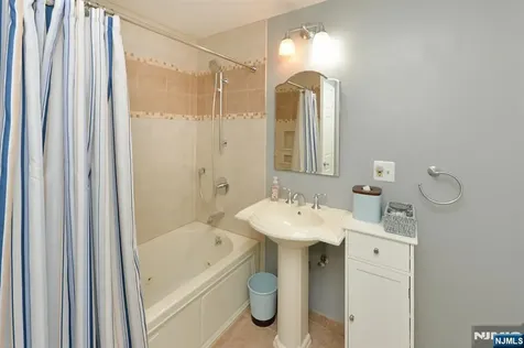 6 Long Avenue Mahwah NJ 07430