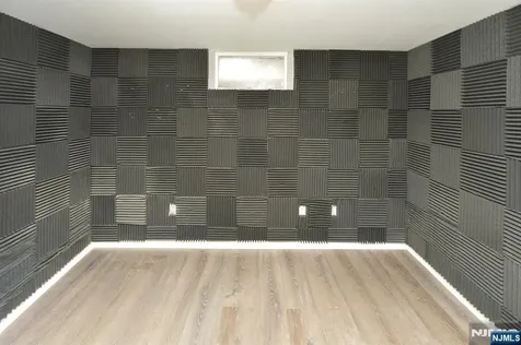 6 Long Avenue Mahwah NJ 07430