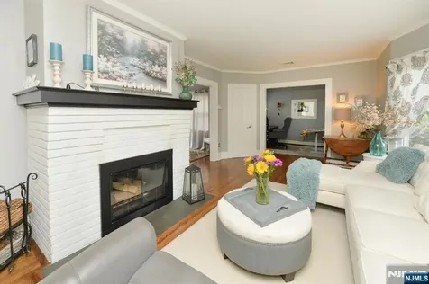 6 Long Avenue Mahwah NJ 07430