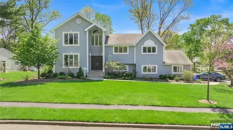 1 Collins Avenue Closter NJ 07624