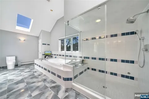 1 Collins Avenue Closter NJ 07624