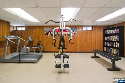 1 Collins Avenue Closter NJ 07624