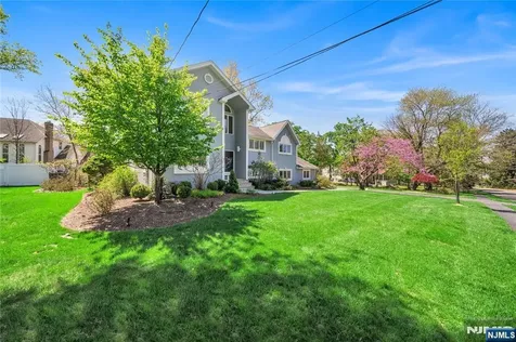 1 Collins Avenue Closter NJ 07624