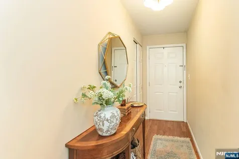 802 Thoreau Court Mahwah NJ 07430