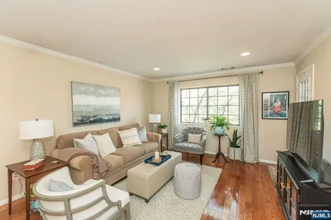 802 Thoreau Court Mahwah NJ 07430