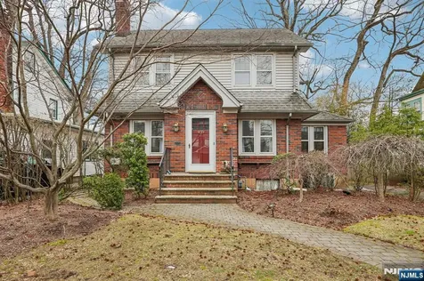 971 Garrison Avenue Teaneck NJ 07666