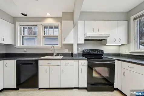 971 Garrison Avenue Teaneck NJ 07666