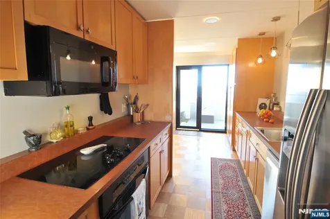 250 Gorge Road Cliffside Park NJ 07010
