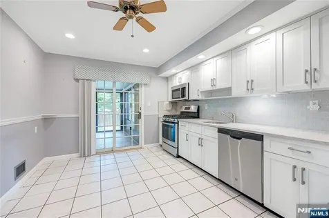 18 Dogwood Court Westwood NJ 07675