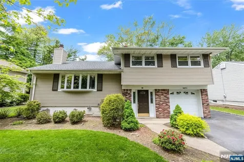 18 Dogwood Court Westwood NJ 07675