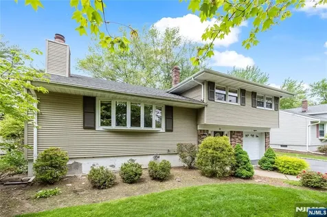 18 Dogwood Court Westwood NJ 07675