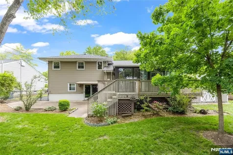 18 Dogwood Court Westwood NJ 07675