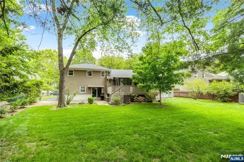 18 Dogwood Court Westwood NJ 07675