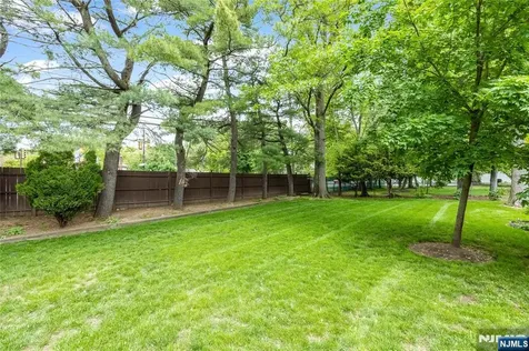 18 Dogwood Court Westwood NJ 07675