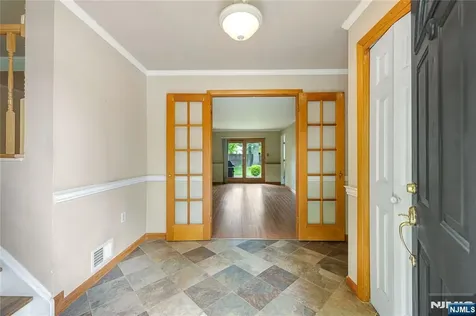18 Dogwood Court Westwood NJ 07675