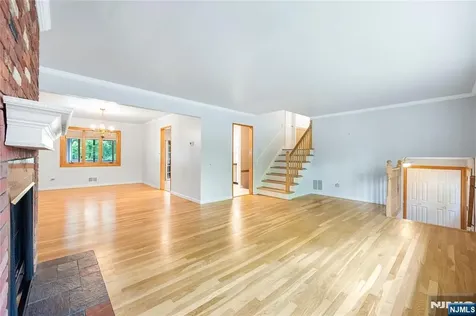 18 Dogwood Court Westwood NJ 07675