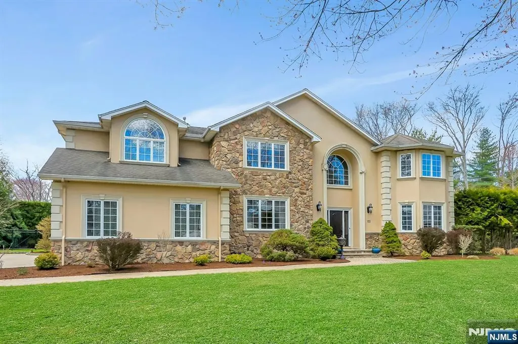 103 Ivy Lane River Vale NJ 07675