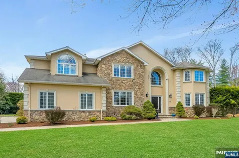 103 Ivy Lane River Vale NJ 07675
