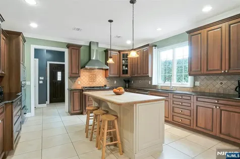 103 Ivy Lane River Vale NJ 07675