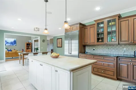 103 Ivy Lane River Vale NJ 07675