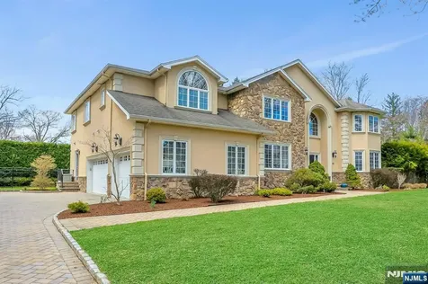 103 Ivy Lane River Vale NJ 07675