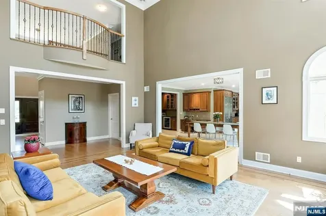 103 Ivy Lane River Vale NJ 07675