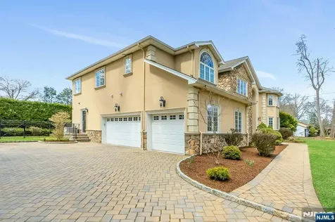 103 Ivy Lane River Vale NJ 07675