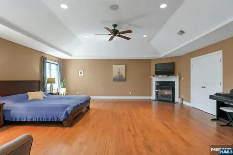 103 Ivy Lane River Vale NJ 07675