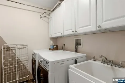103 Ivy Lane River Vale NJ 07675