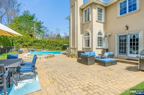 103 Ivy Lane River Vale NJ 07675