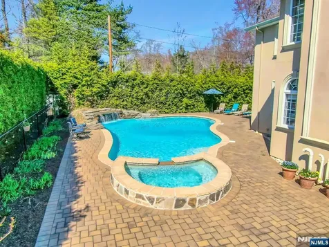 103 Ivy Lane River Vale NJ 07675